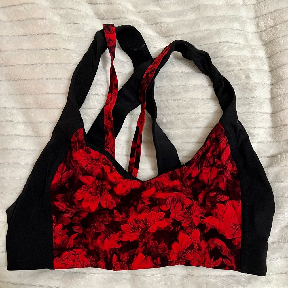 Lulu Lemon 8 sports bra